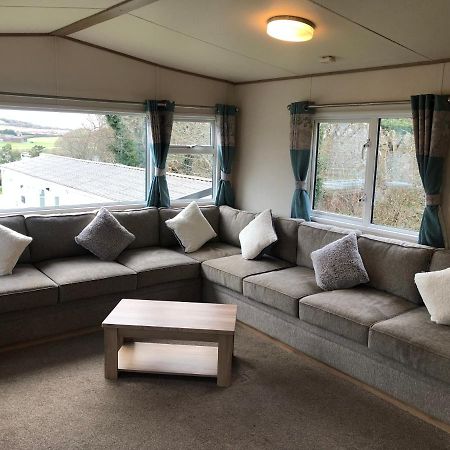 Classy Caravan With Ample Space Bembridge Dış mekan fotoğraf