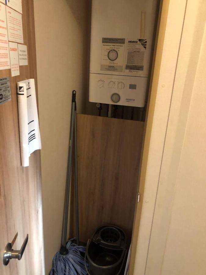 Classy Caravan With Ample Space Bembridge Dış mekan fotoğraf