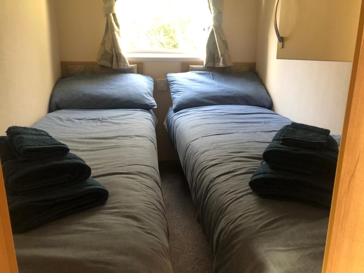 Classy Caravan With Ample Space Bembridge Dış mekan fotoğraf