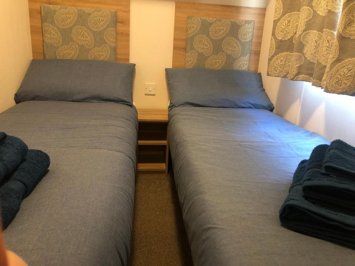 Classy Caravan With Ample Space Bembridge Dış mekan fotoğraf