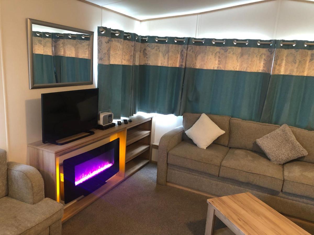 Classy Caravan With Ample Space Bembridge Dış mekan fotoğraf