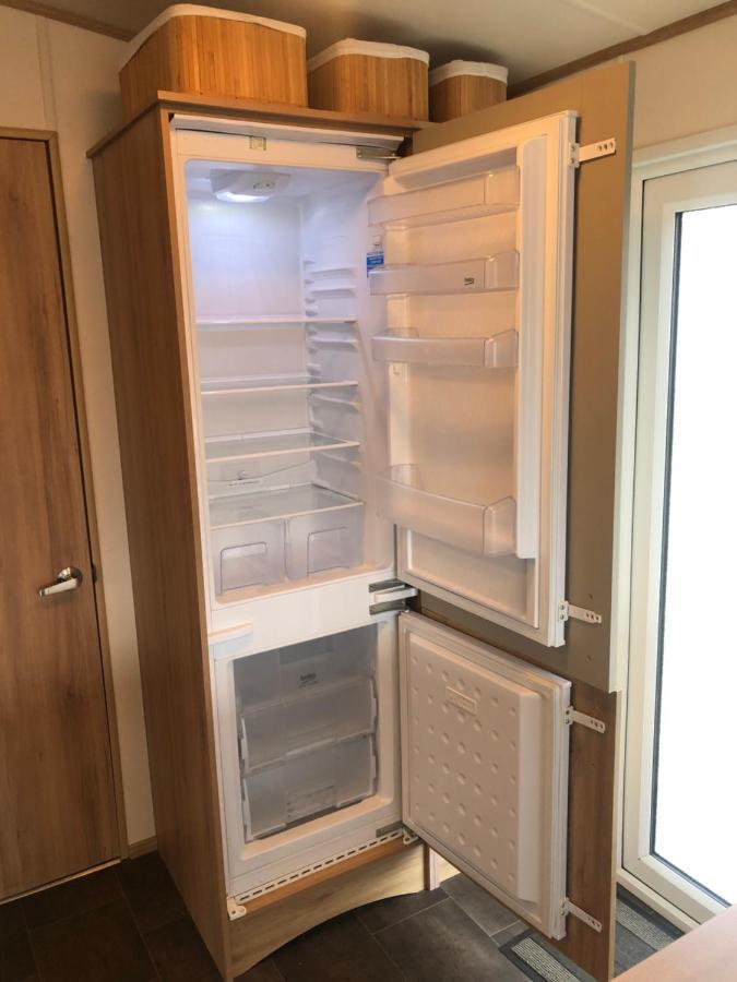 Classy Caravan With Ample Space Bembridge Dış mekan fotoğraf