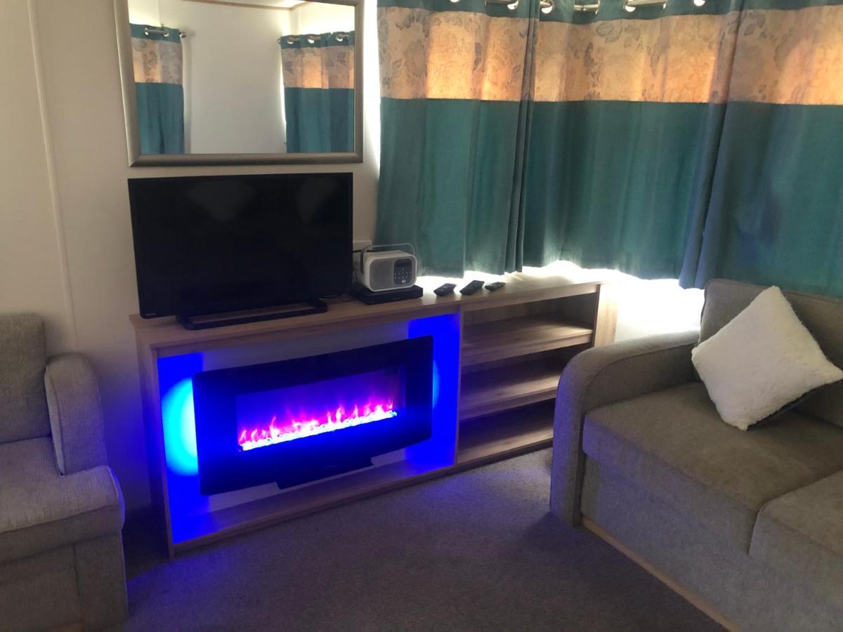 Classy Caravan With Ample Space Bembridge Dış mekan fotoğraf